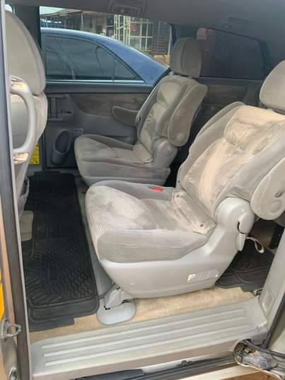 A picture of Super Clean Nigerian Used Toyota Sienna 06 Repainted Clean Fabric