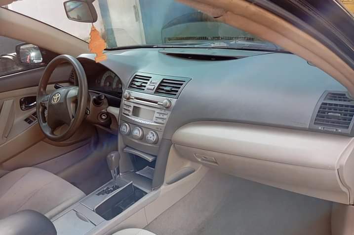 A picture of 2010 TOYOTA CAMRY 4 PLUGS