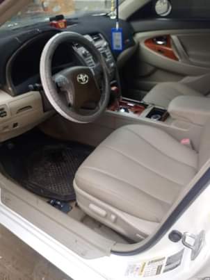 A picture of TOYOTA CAMRY 2010