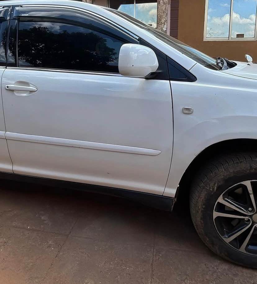 A picture of TOYOTA HARRIER ON SALE