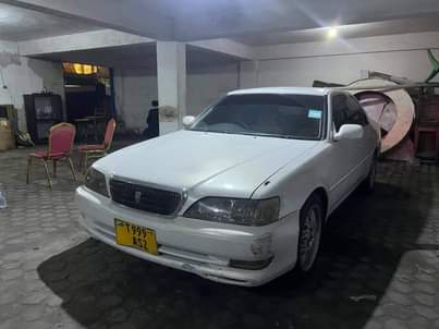 A picture of TOYOTA CRESTA