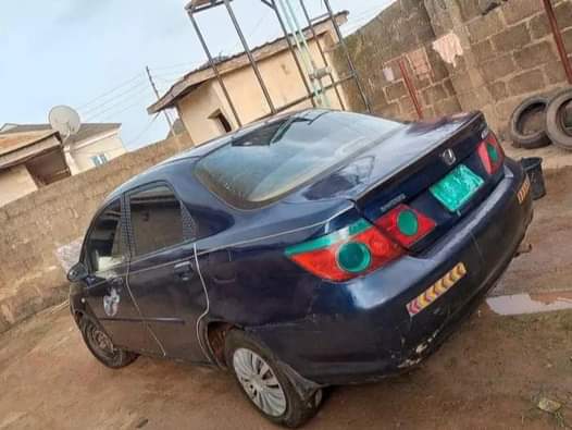 A picture of Delay is dangerous 2006 Honda City Manual transmission Unscrewed engine