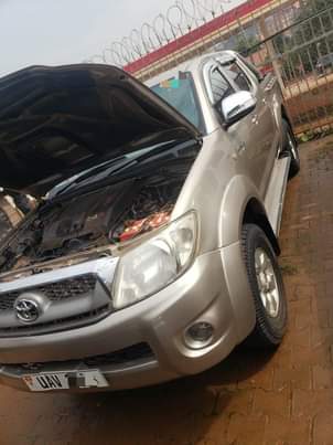 A picture of Pick Up Double Cabin Vigo Hilux Automatic Buy Drive 59m