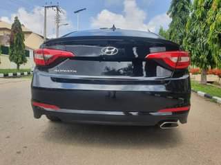 A picture of Hyundai Sonata 2015