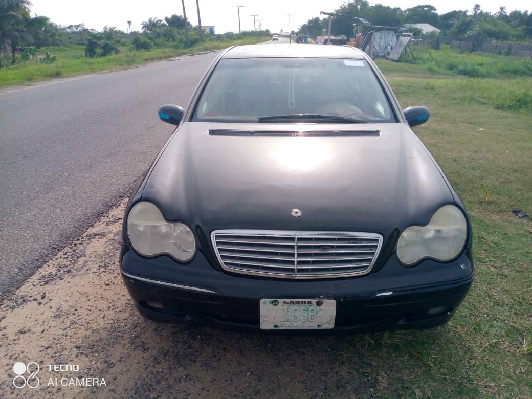 A picture of Formatic Benz engine Gear AC working perfect price 2.2 settlement