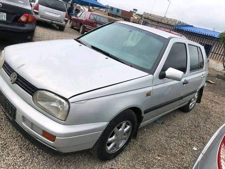 A picture of Fastest finger A super clean used Golf 3 saloon with
