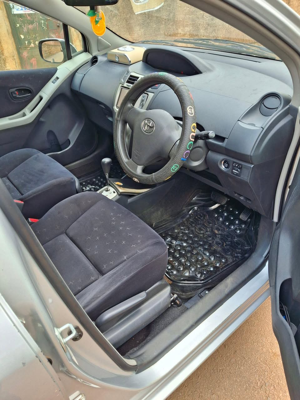 A picture of Vitz 1 5cc 21 5m 0759700430