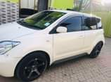 A picture of TOYOTA IST