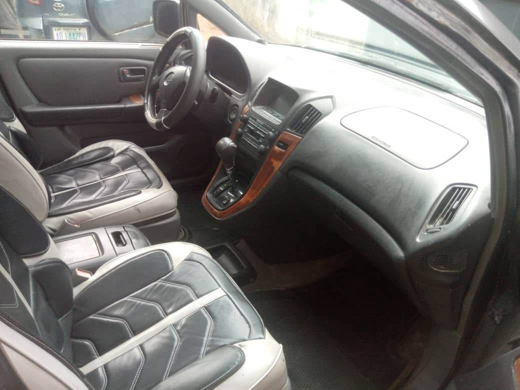 A picture of Lexus RX300 2002 model Nothing to fix