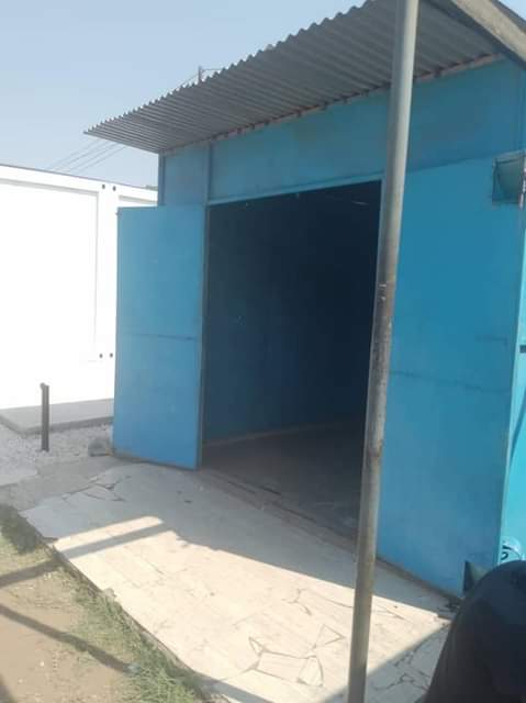 shops