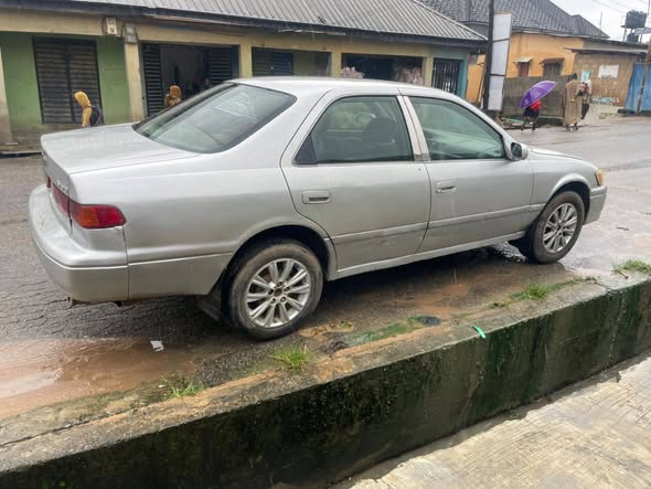 A picture of TOYOTA CAMRY 02 03 FIRST USER EVERYTHING IS WORKING 2