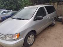 A picture of TOYOTA SIENNA 02 MODEL BAKED ON FIRST BODY