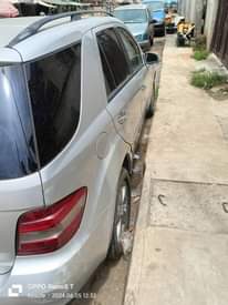 A picture of ML 500 Benz First body everything works Going for 4