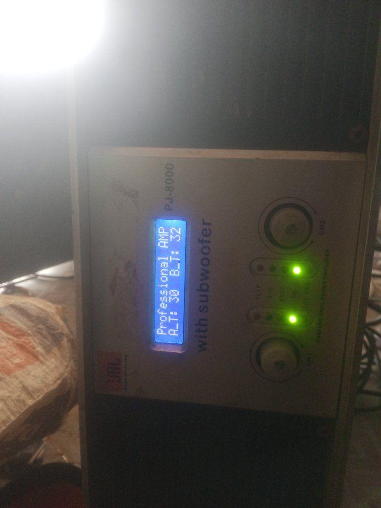 A picture of Jbl 8000 model