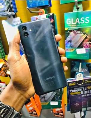A picture of Samsung a04 gb64