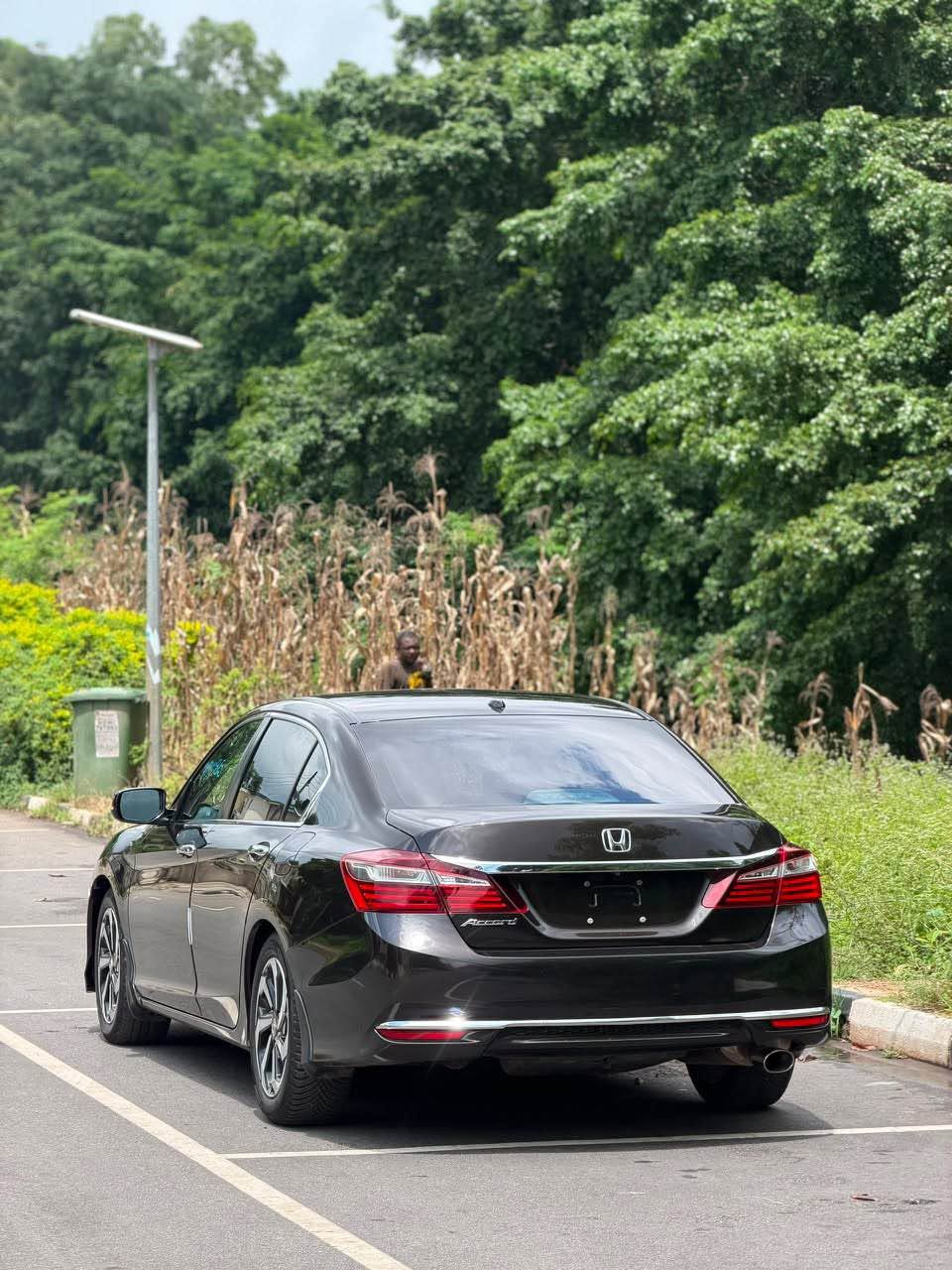 A picture of FOREIGN USED 2017 HONDA ACCORD EXL V4