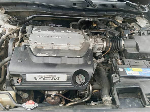 A picture of Honda Accord 2009 V6 first body first user distress sale