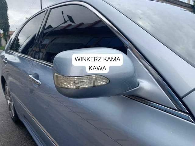 A picture of toyota crown 12mln call 0754887720
