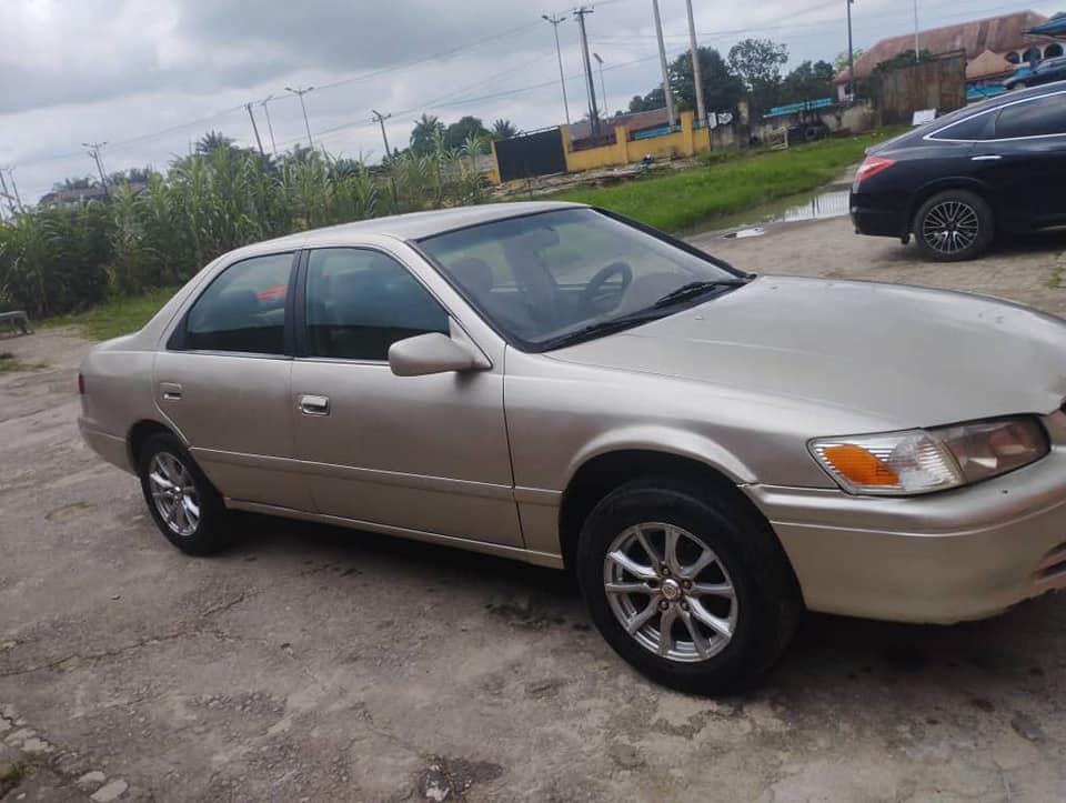 A picture of Camry 2.2