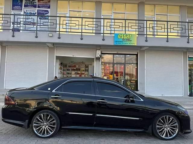 A picture of TOYOTA CROWN ATHLETE NEW MODEL