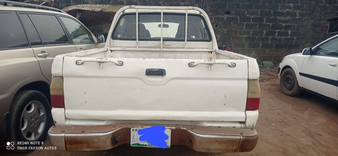 A picture of First Body Mitsubishi L200 Pickup with Auxiliary