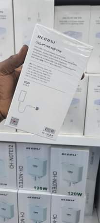 A picture of Fast charges Smart Iphone Type c