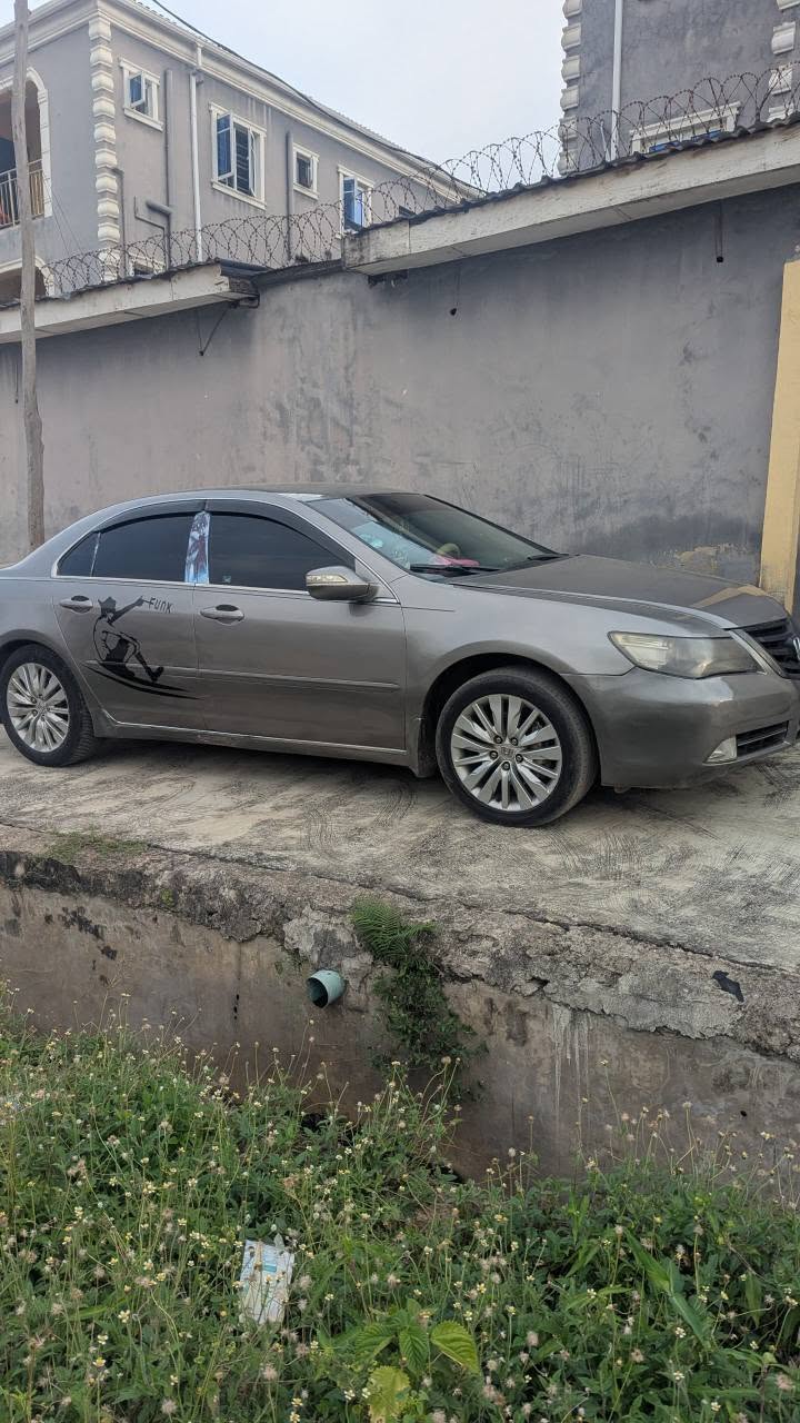 A picture of Honda Legend Acura RL 2012 IKORODU