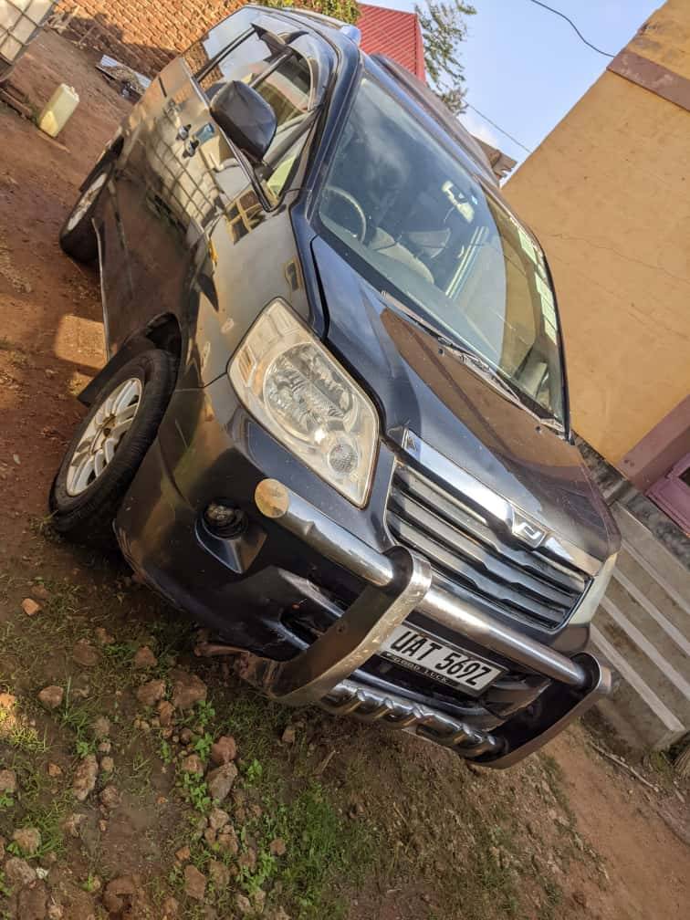 A picture of TOYOTA NOAH