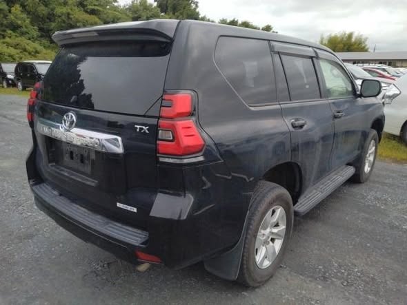 A picture of DAMAGED TOYOTA NOAH READY TO BE IMPORTED UGX 35MILLION CALL