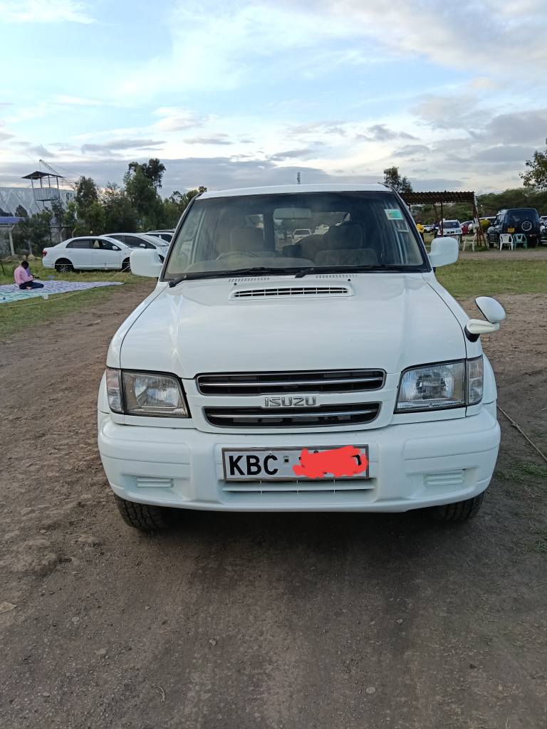 isuzu trooper