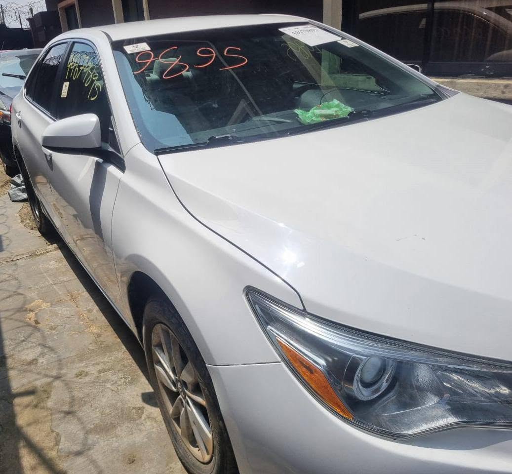 A picture of Tokunbo Toyota Camry 2015 model LE Suspension topnotch Engine gear
