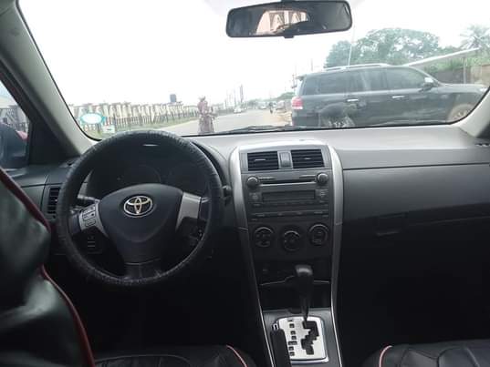 A picture of TOYOTA COROLLA SPORT 2010