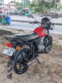 A picture of Boxer X 125