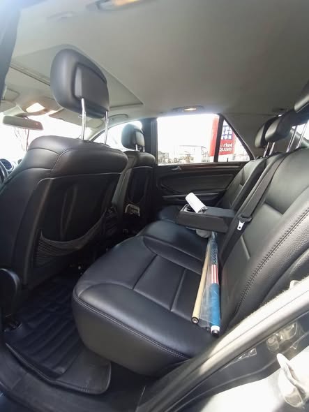 A picture of MERCEDES ML350 2011