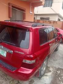 A picture of Toyota Highlander 2006