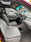 A picture of A year used barely driven Toyota Highlander limited 2005