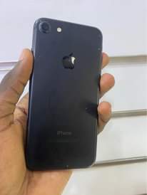 A picture of iPhone 7 128gb fingerprint working 270k WhatsApp or call 0759979422