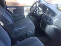 A picture of 2001 Toyota Sienna First body