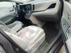 A picture of TOYOTA SIENNA