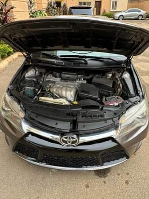 A picture of 2015 Camry Se duty Untempered Engine and gear good body