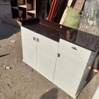 A picture of Kitchen cabinets
