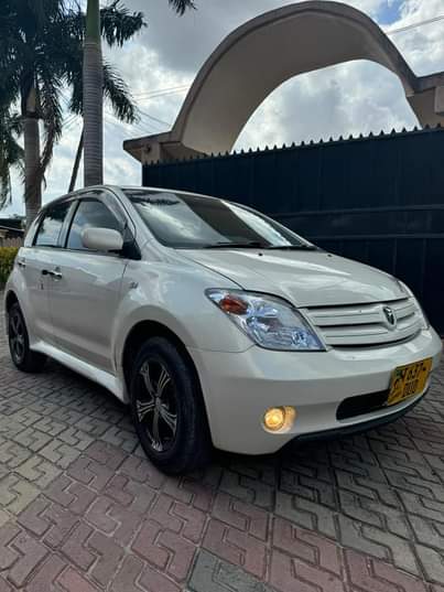 A picture of Toyota Ist