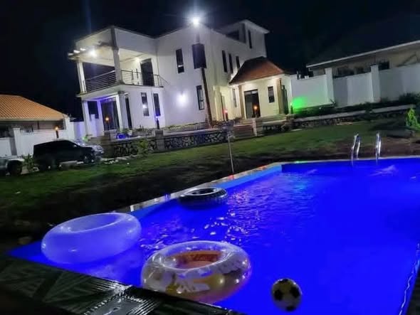 A picture of 7 beds 7 bath Apartment condo