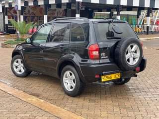 A picture of Rav4 call WhatsApp 0686108116