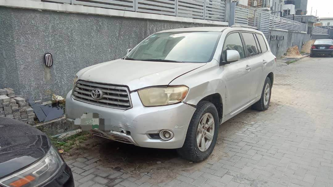 A picture of Toyota Highlander 2009