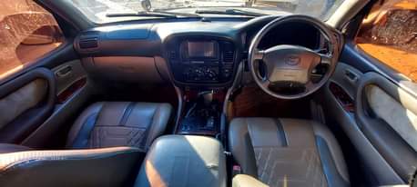 A picture of Vx landcruiser