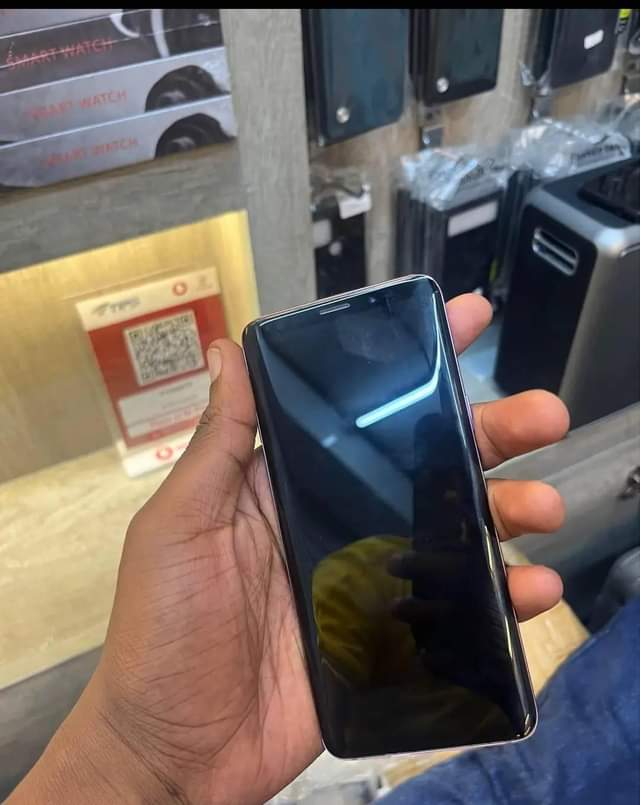 A picture of Samsung S9 gb 64 ram 4