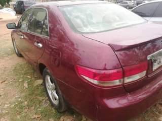 A picture of 2004 HONDA ACCORD