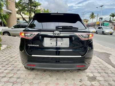 A picture of 2014 Toyota harrier new model Anaconda Chassis number