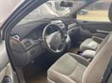 A picture of Toyota Sienna registered perfect engine and gear but the body